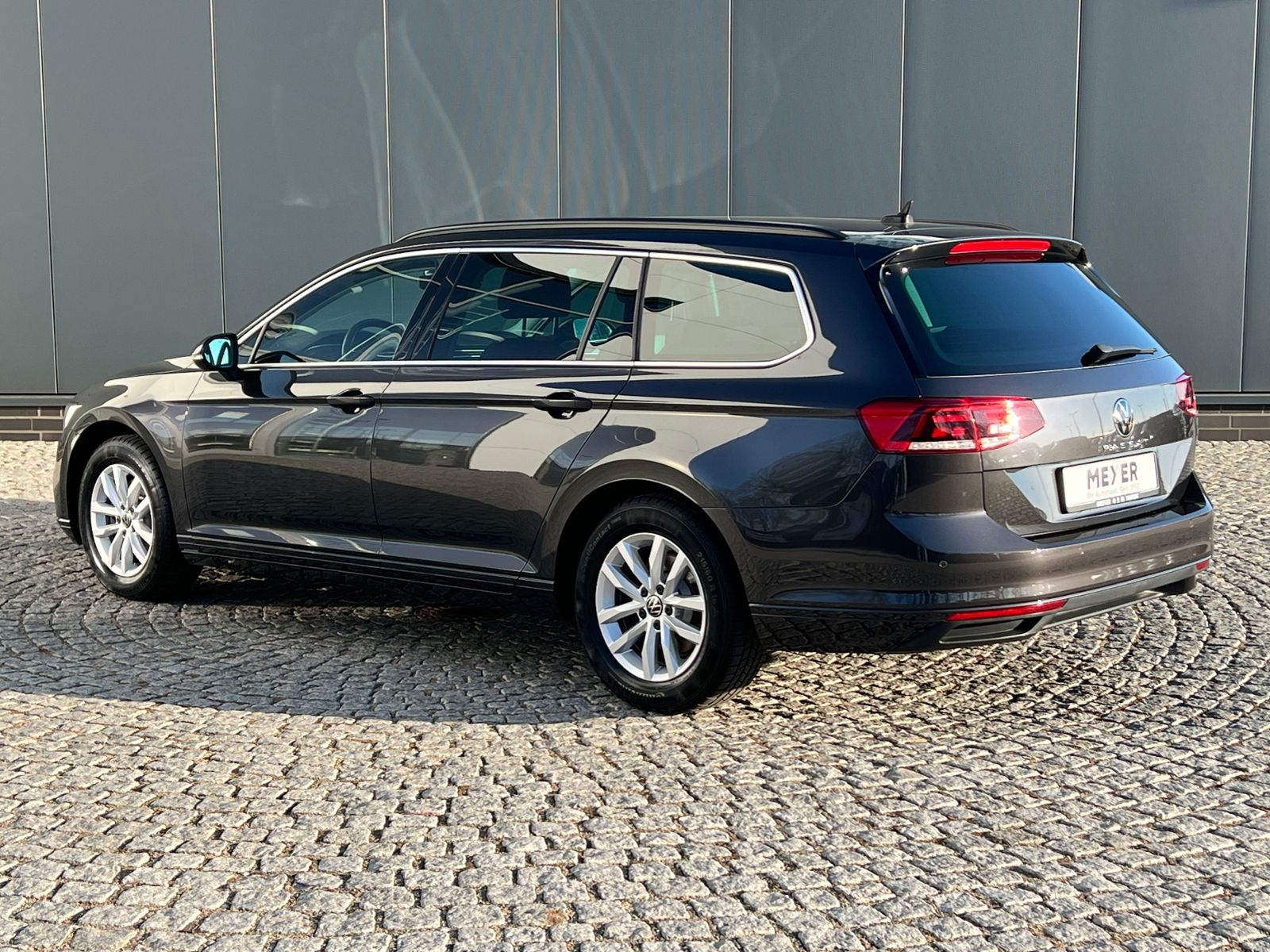 Fahrzeugabbildung Volkswagen Passat Variant Business 2.0 TDI DSG *AHK, LED, A