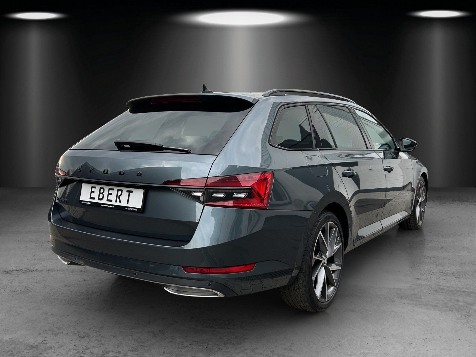 Fahrzeugabbildung SKODA Superb Combi 2.0 TDI Sportline/PANO/ACC/VIRTUAL/