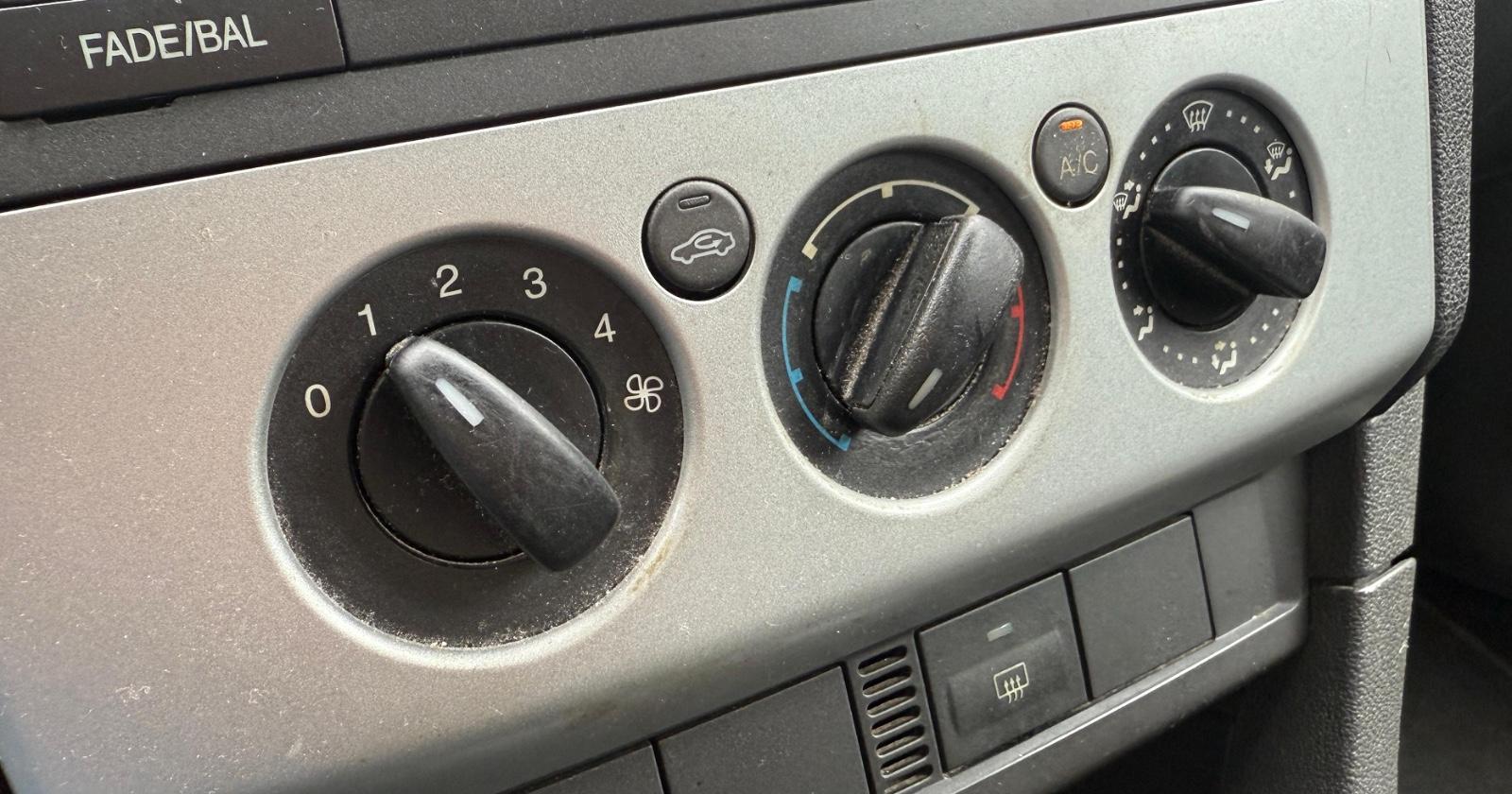 Ford Focus 2007 — photo 12