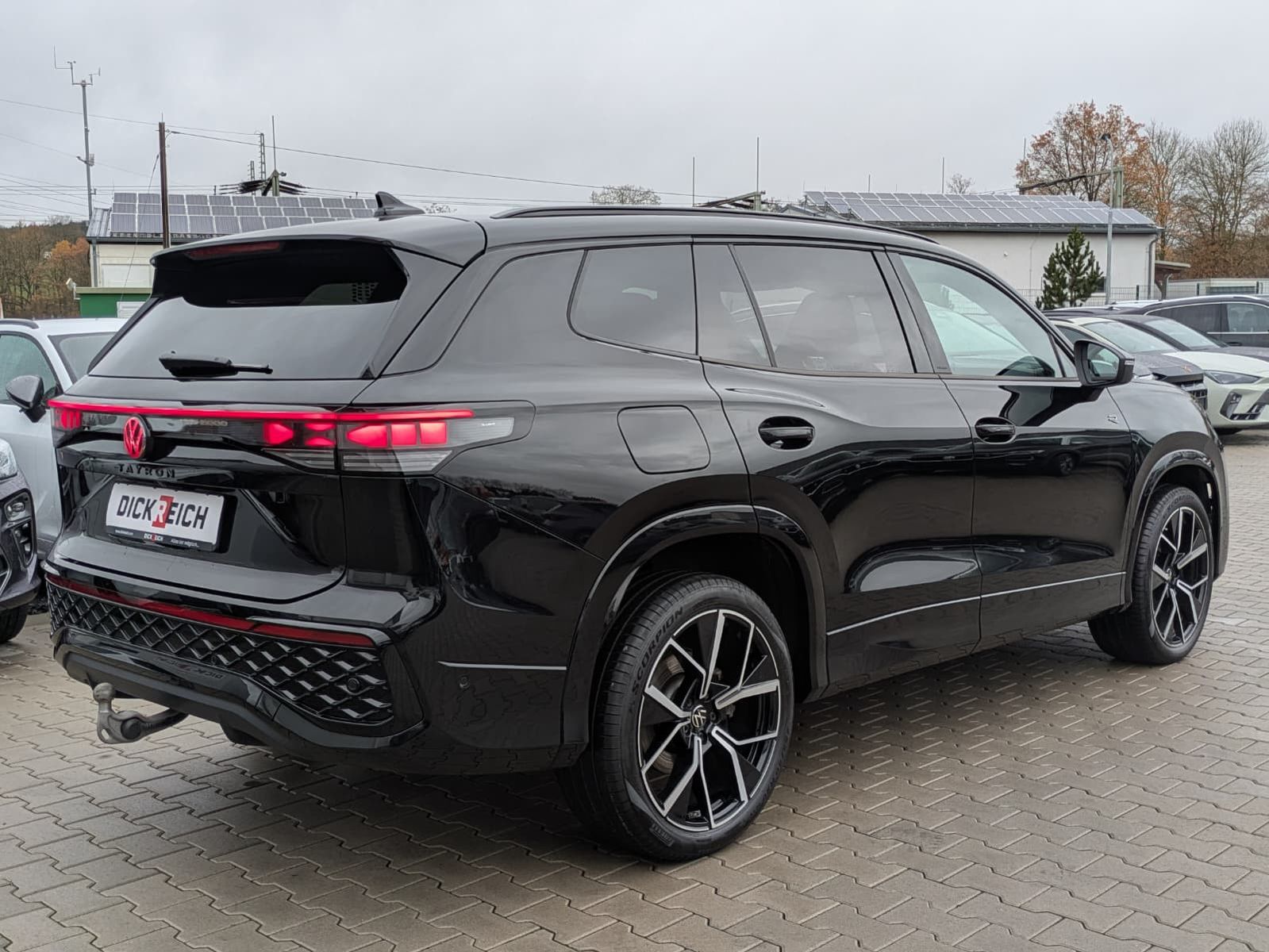 Fahrzeugabbildung Volkswagen Tayron 2.0 TDI 4M R-Line BLACK*7Si*MATRIX*PANO