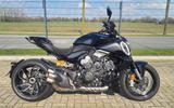 Ducati DIAVEL V4 + HELM - DUCATI DIAVEL V4