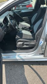 Volkswagen Golf - 6