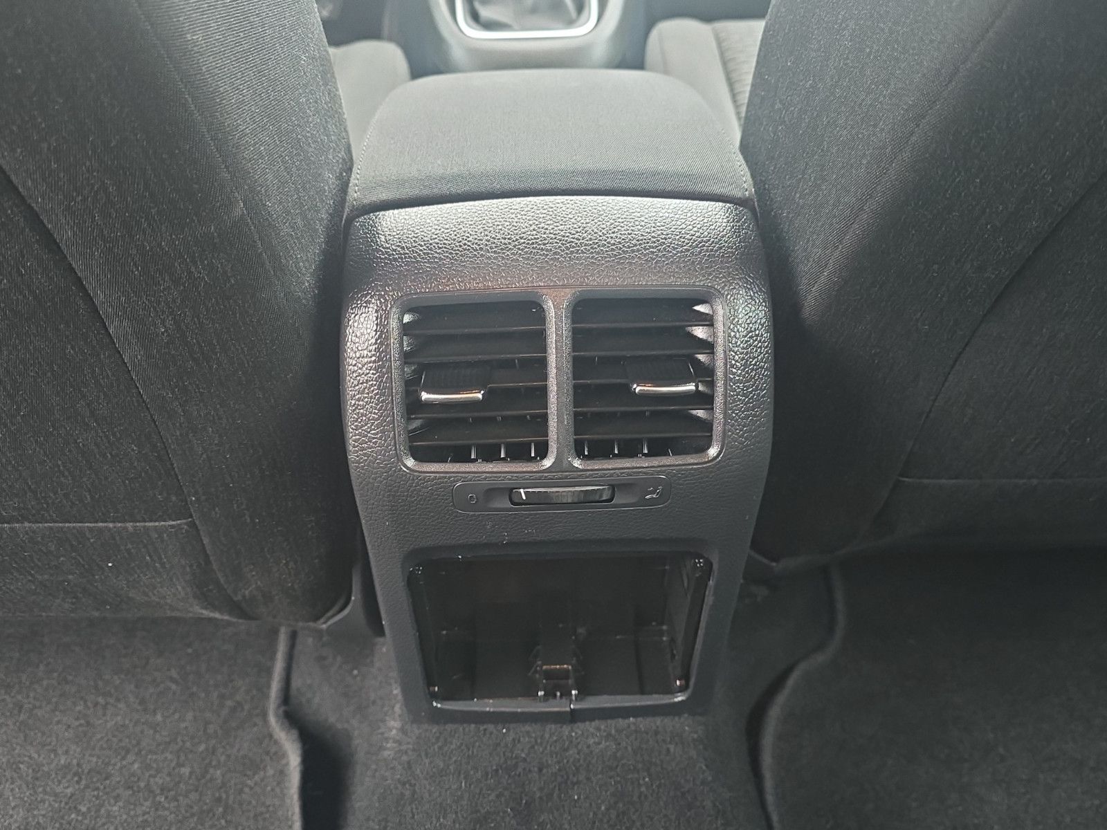 Fahrzeugabbildung Volkswagen Golf VI Variant Trendline INSPEKTION TÜV NEU