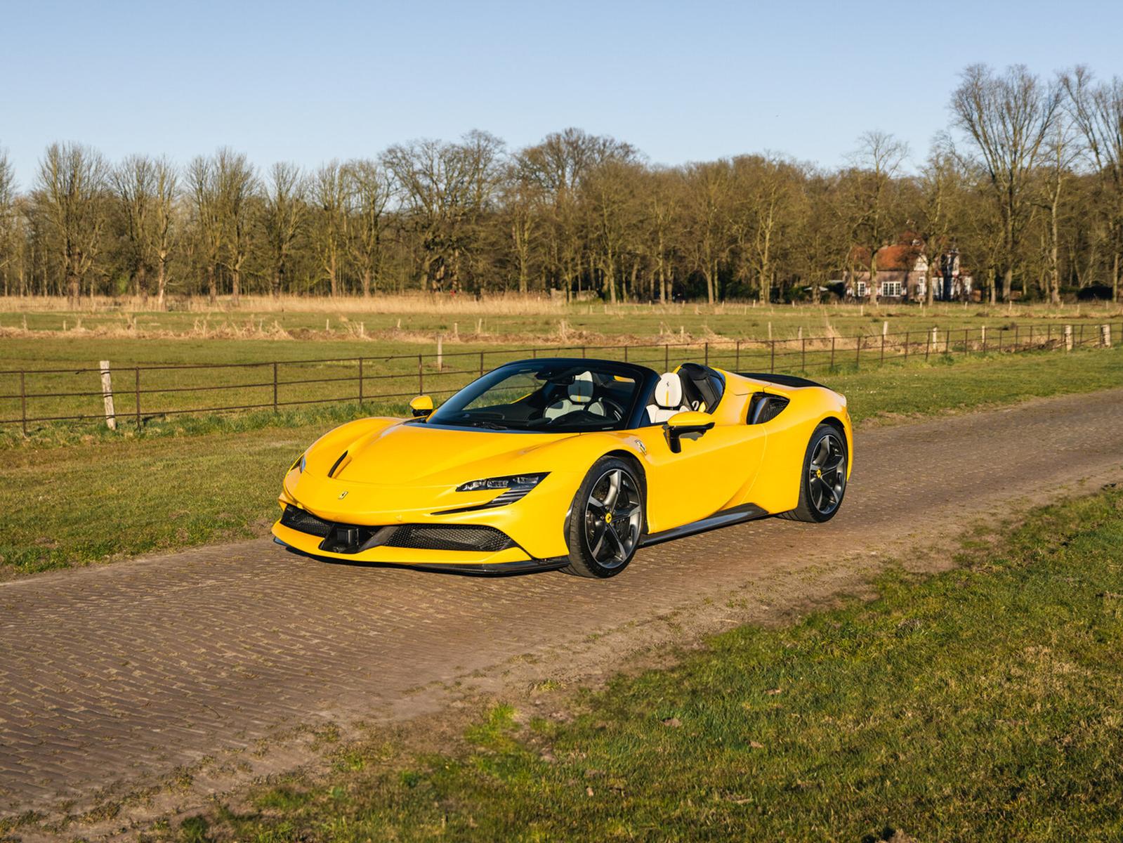 Ferrari SF90 Spider 4.0 V8 Assetto Fiorano, Giallo Tripl