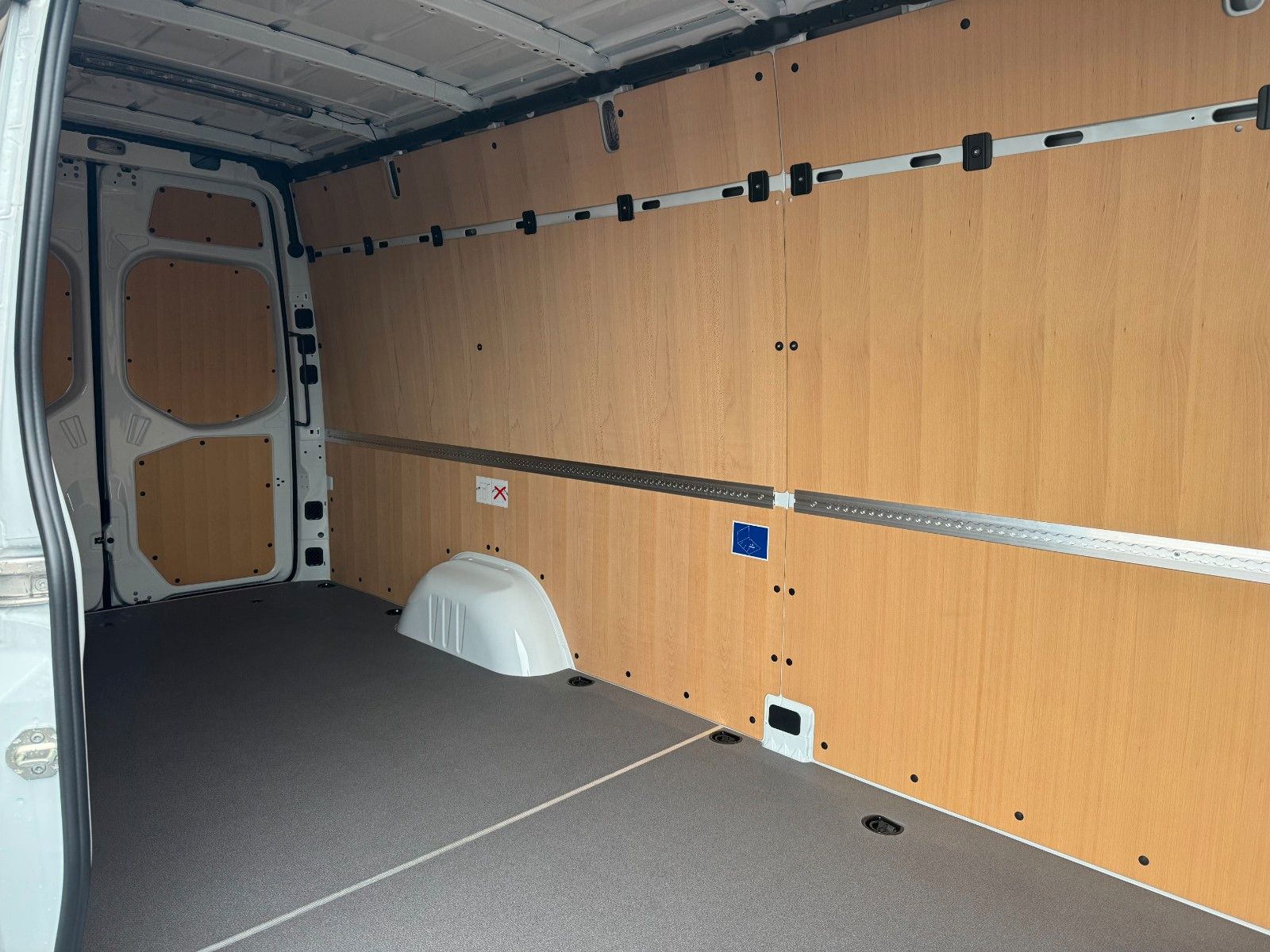 Fahrzeugabbildung Mercedes-Benz Sprinter 319 CDI 4325 LED Klimaautom Kamera