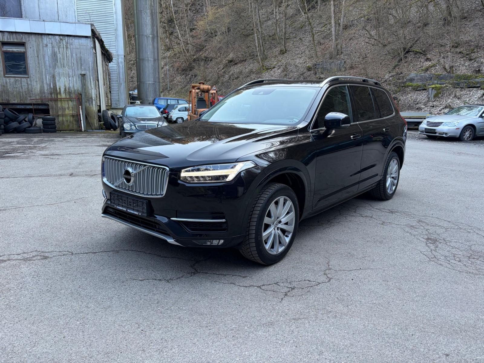 Volvo XC 90 Momentum AWD 7-Sitzer AHK Navi