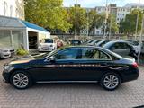 Mercedes-Benz E 200 AVANTGARDE*BUSINESS*LEDER*LED*SHZ*R-KAM* - Mercedes-Benz E 200