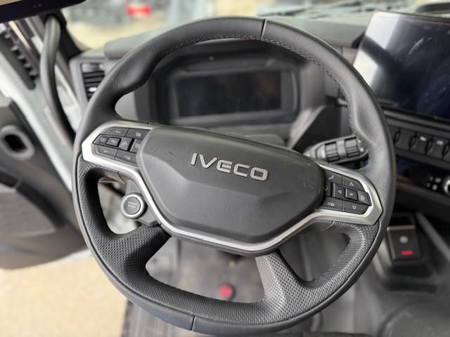 Fahrzeugabbildung Iveco X-Way AD300X54Z HR OFF Dreiseitenkipper