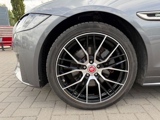 Jaguar XF R-Sport
