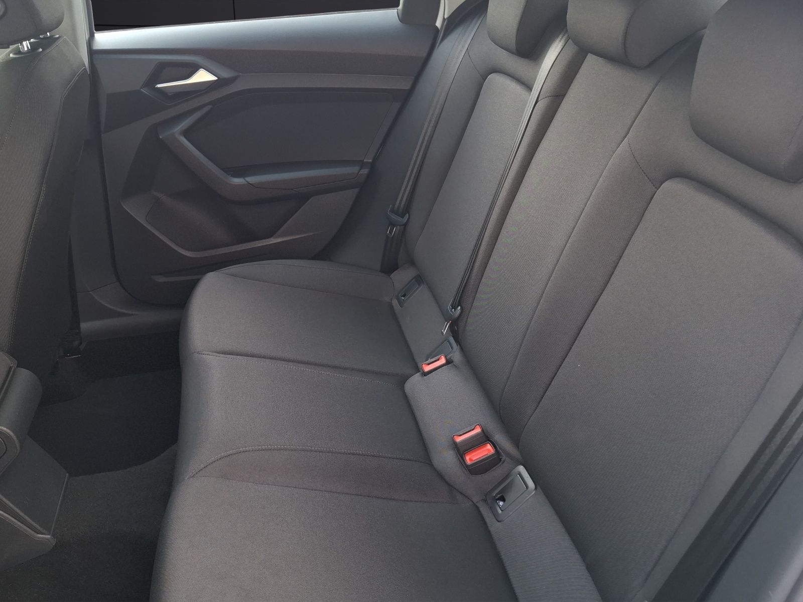 Fahrzeugabbildung Audi A1 Sportback 30 TFSI S-tronic LED Navi AVC GRA P