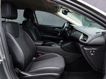 Opel Insignia - 11