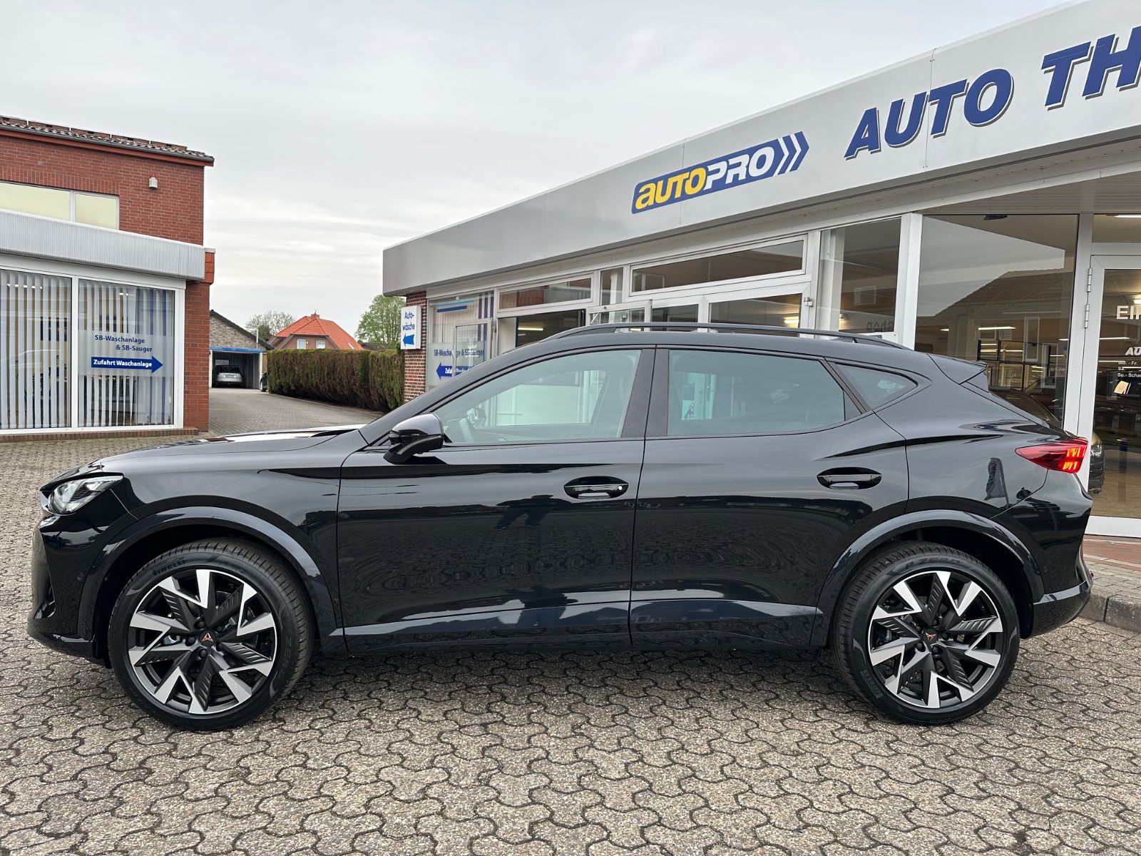 Fahrzeugabbildung CUPRA Formentor 1.5 TSI DSG Navi/AHK/ACC/LED/Shzg./17"