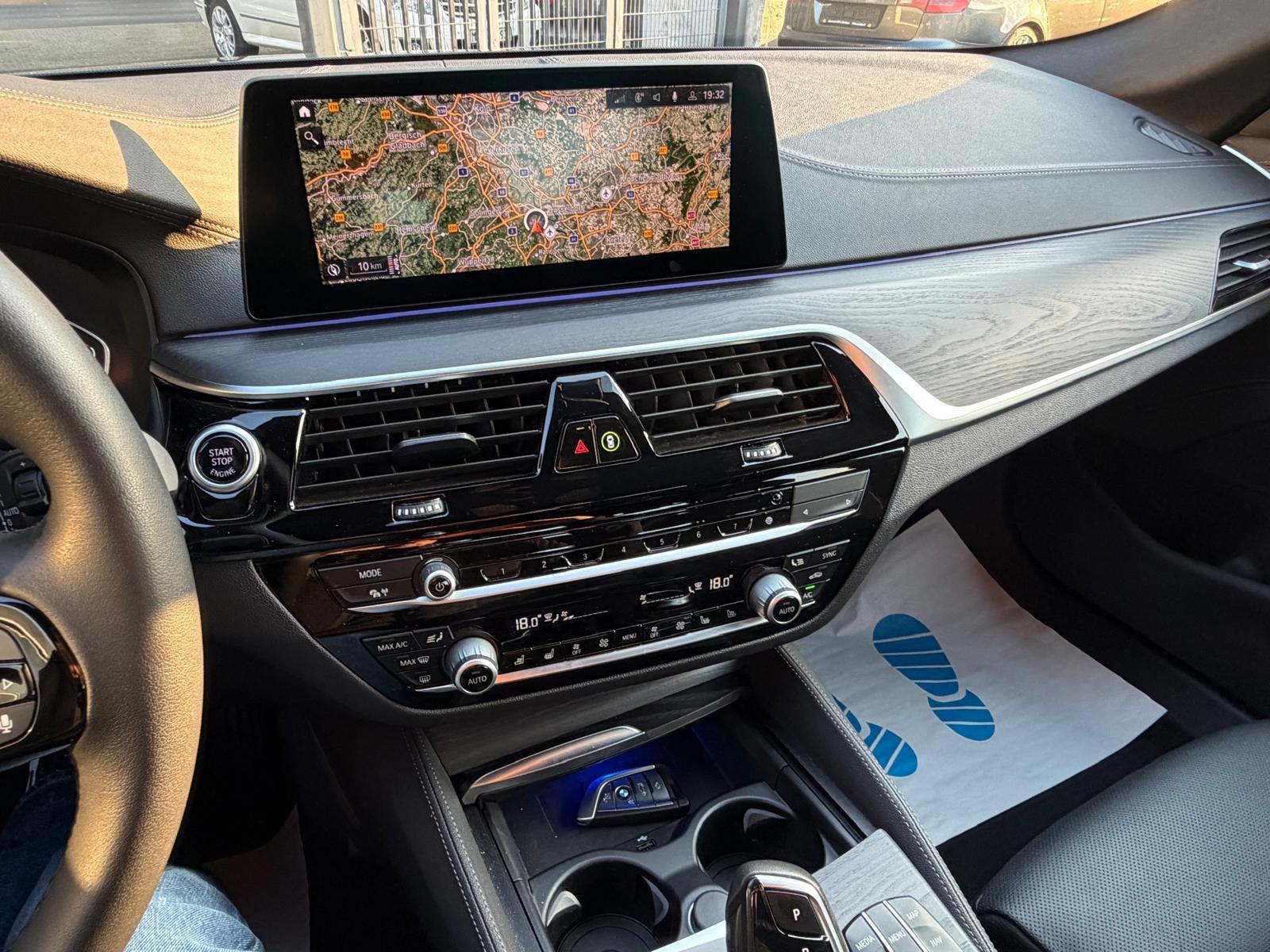 BMW 520 i Luxury Line*1.Hand*Erst 20 Tkm*LED*Navi*