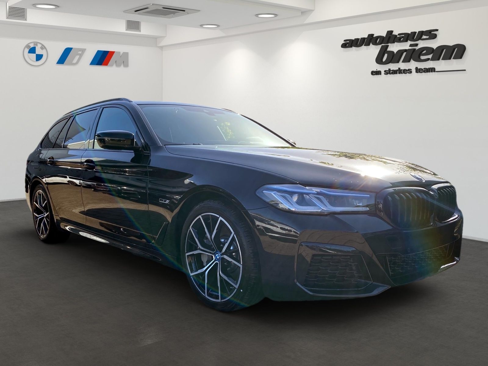BMW 530e xDrive Touring HYBRID ABVERKAUFSPREIS foto 2