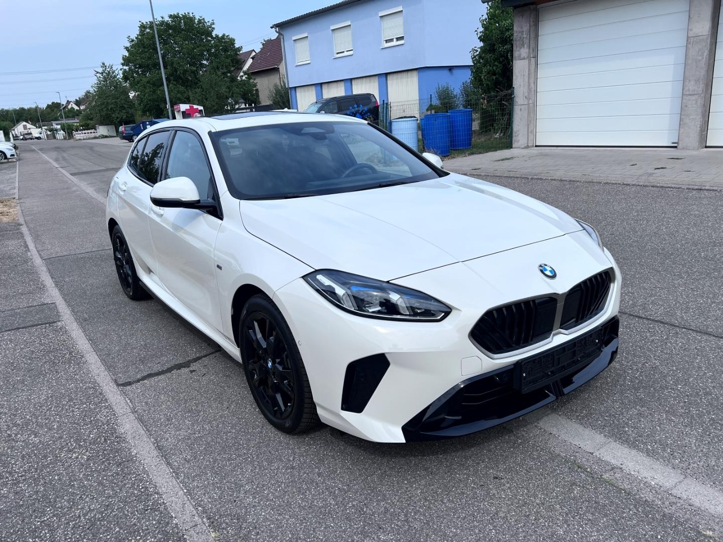 BMW 118 d M Sport PANO LED+ NAVI RFK KoZG PDC SHZ