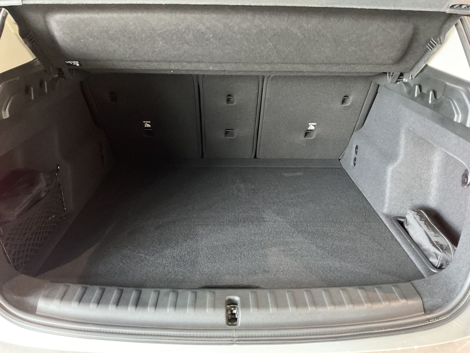 Fahrzeugeinzelansicht 14 Fahrzeugabbildung BMW X1 sDrive20d |Komfortzugang |Sitzheizung |Parkin