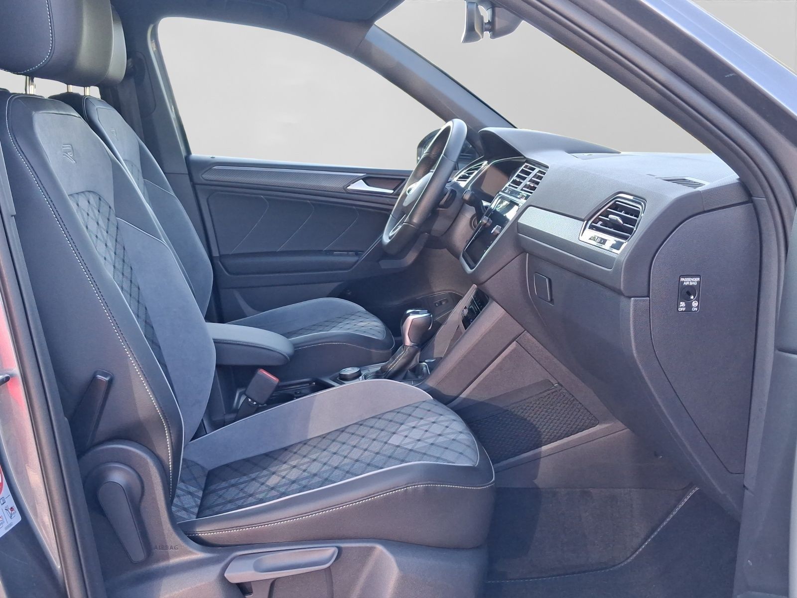 Volkswagen Tiguan Allspace 2.0 TSI DSG 4M R-LINE BLACK LM20 foto 4