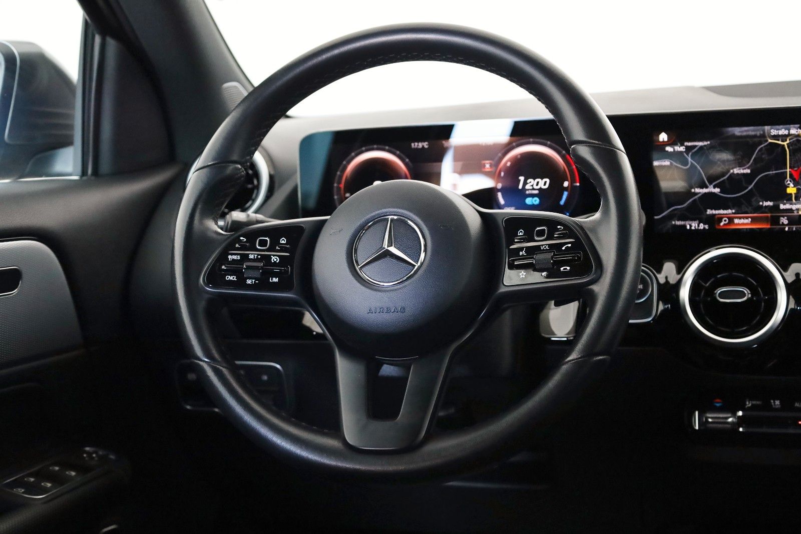 Fahrzeugabbildung Mercedes-Benz GLA 250 e Style,T.Leder,Navi,LED,SH