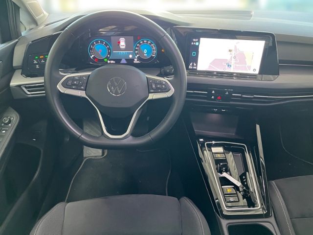 Fahrzeugabbildung Volkswagen Golf Variant 1.5 eTSI DSG STYLE NAVI IQ.LIGHT AH