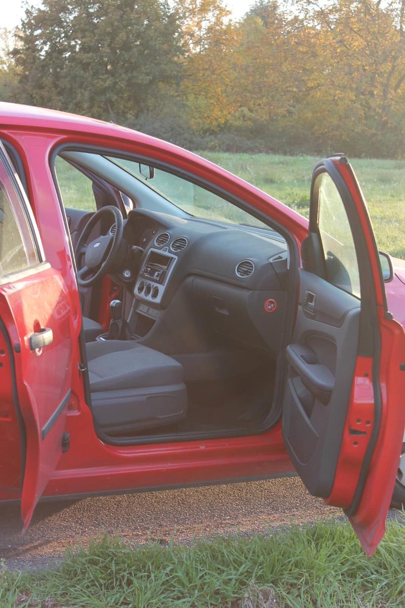 Ford Focus 2005 — photo 8