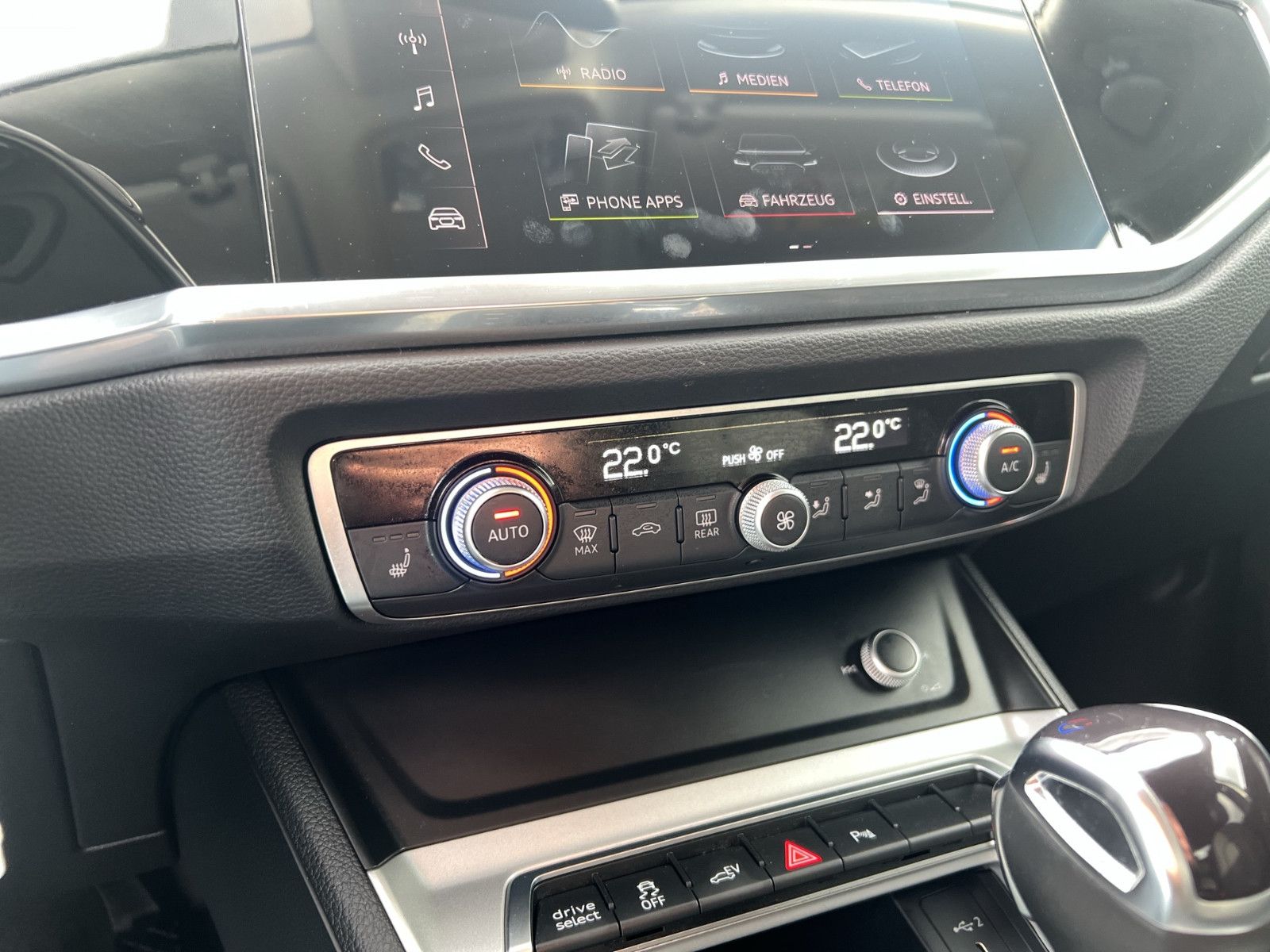 Audi Q3 TFSI e 45|AHK|RFK|SMART.INTERF foto 16