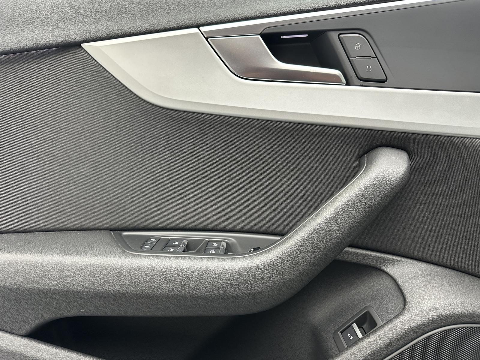 Audi A4 basis "NAVI-SITZH-PDC-MULTI-TEMPO-ALU"