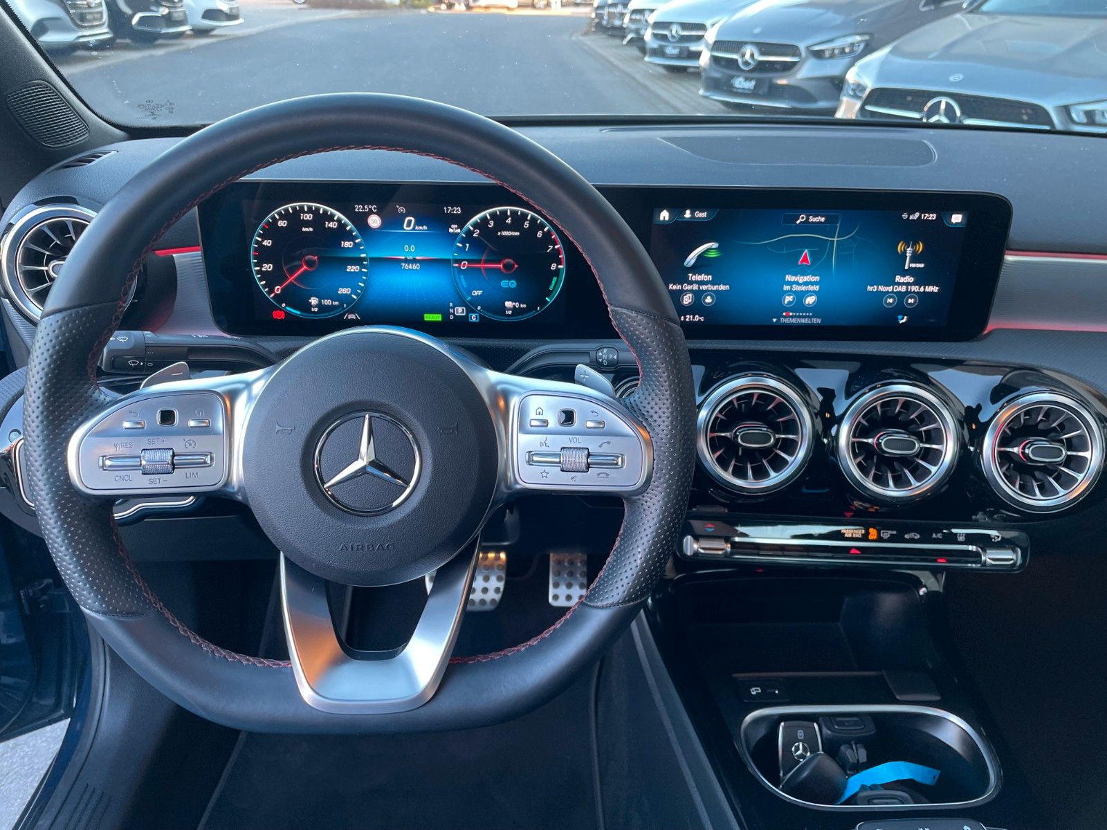 Fahrzeugabbildung Mercedes-Benz A 250e Limo+AMG+Ambiente+RFK+19Zoll+MBUX+LED+