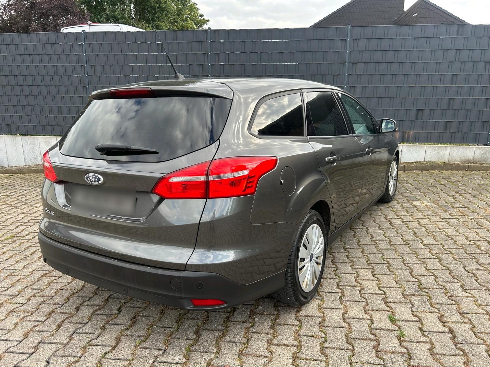 Ford Focus 2015 — photo 7