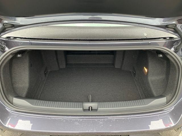 Fahrzeugabbildung Volkswagen T-Roc Cabriolet 1,5 TSI DSG R-LINE BLACK STYLE M
