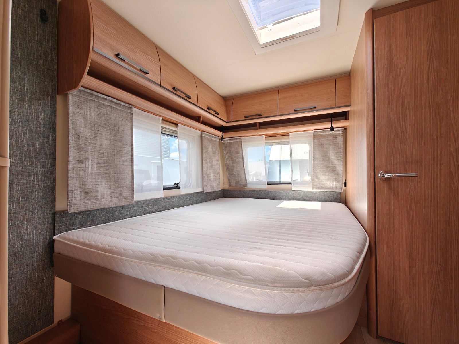 Fahrzeugabbildung Fendt Saphir 560 SF - Mover, Backofen, Citywasser -