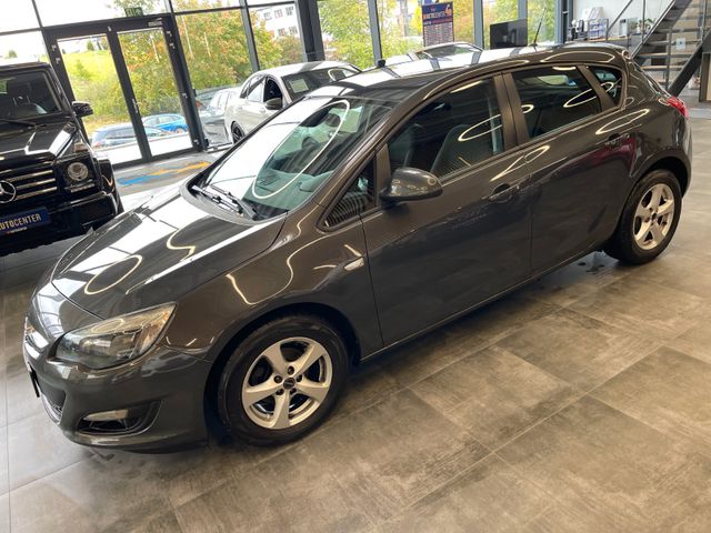 MYAUTOCENTER – Gebraucht- und Jahreswagen mit Werkstattservice in Pfaffenhofen Opel Astra J Lim. 5-trg. Selection *Klima*Navi*SHZ*
