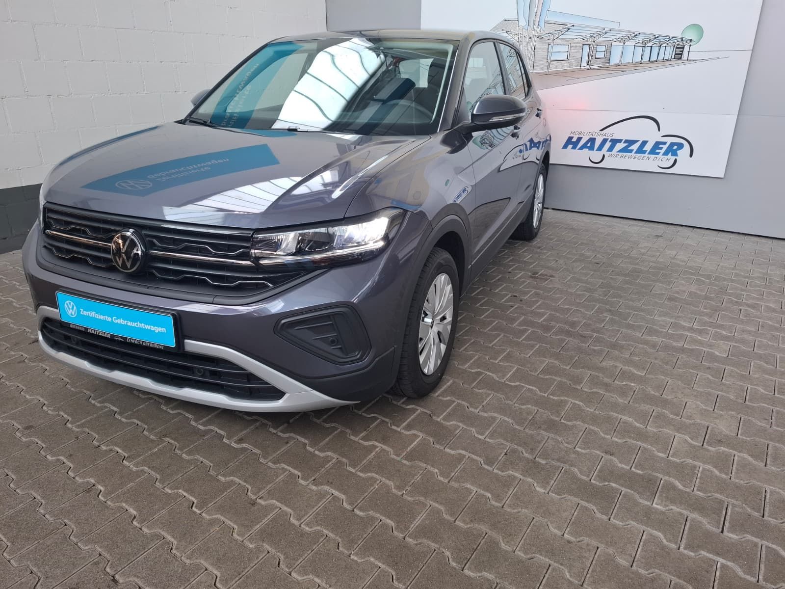 Fahrzeugabbildung Volkswagen T-Cross 1.0 TSI 5-Gang +LED +FrontAss. +LaneAss.