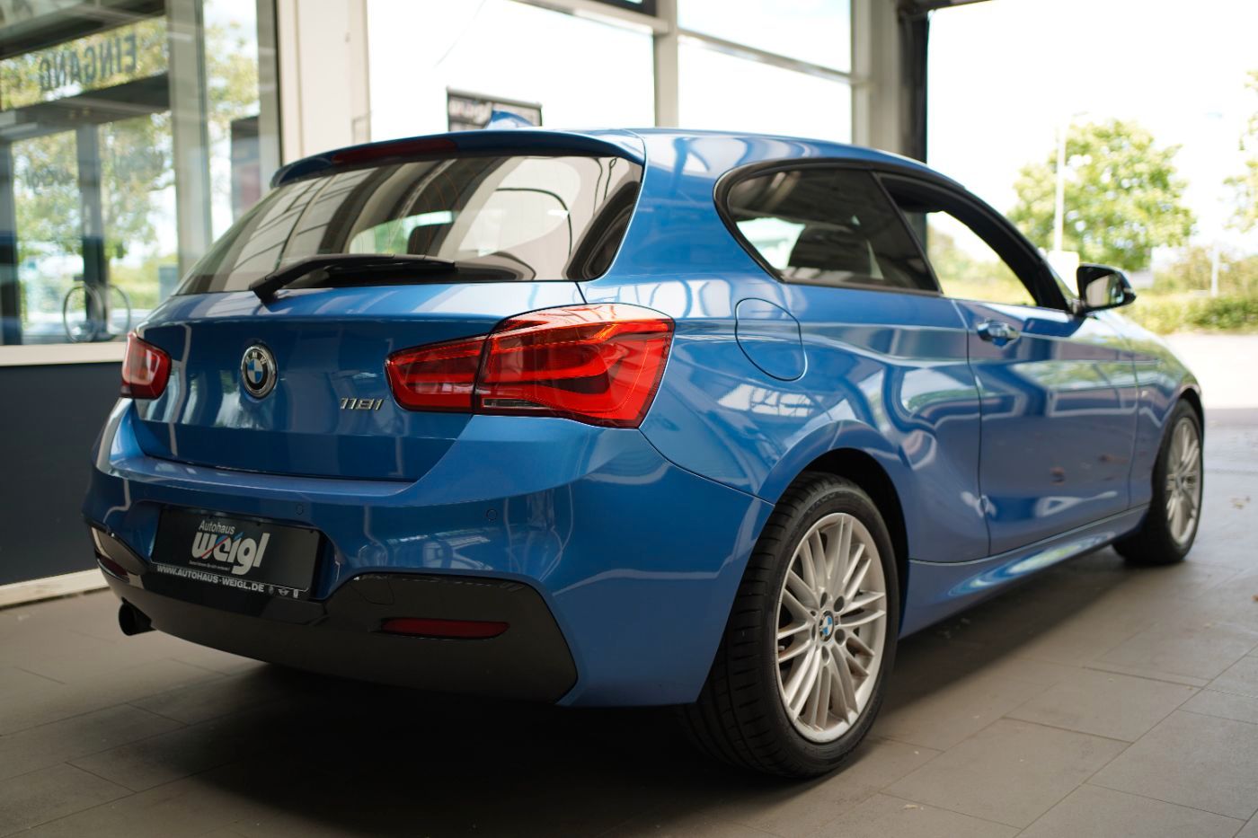 Fahrzeugabbildung BMW 118iA M-Sport KlimaA+LED+Navi+PDC+SHZ+Multi-Lenk