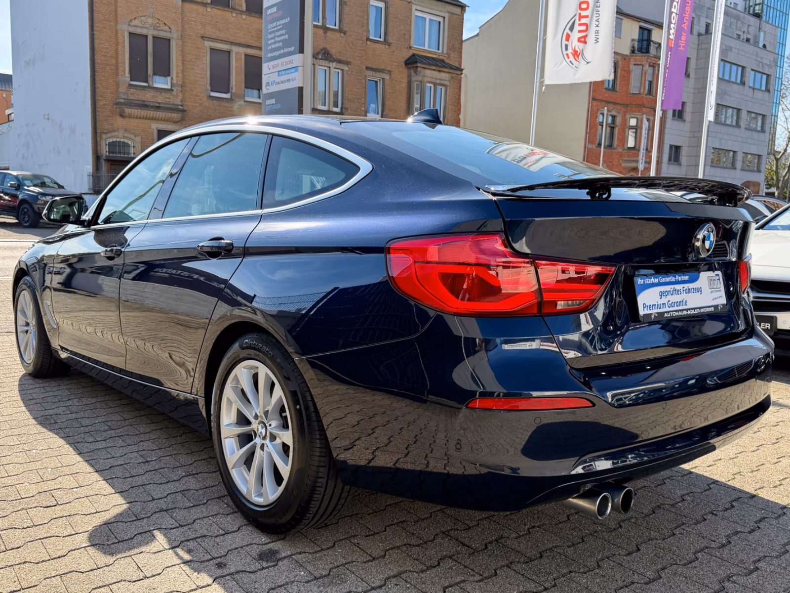 BMW 330i xDrive GT*INDIVIDUAL*Advan.*1HD*KAM*HUD*LED