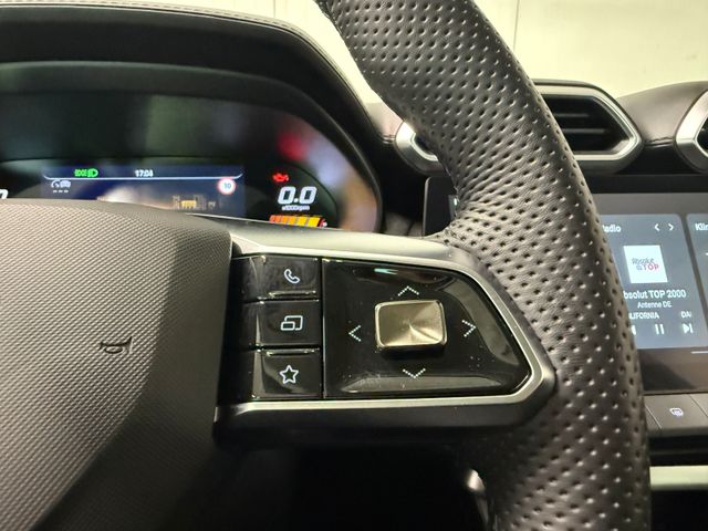 ZS Luxury 1.5 Hybrid + 145 kW KAM SHZ LED