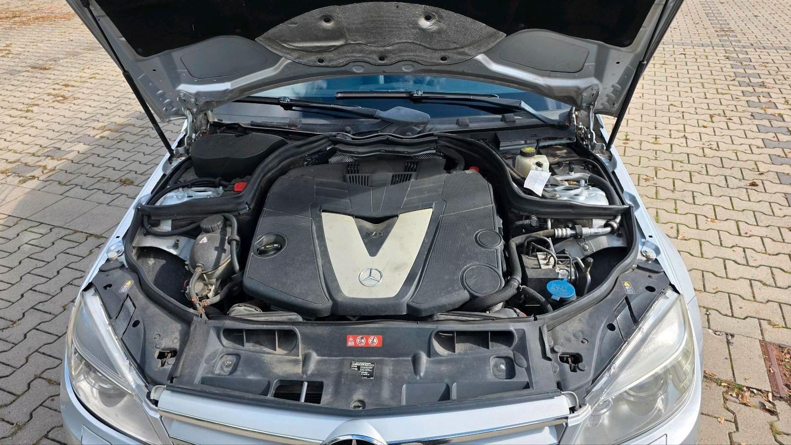 Mercedes-Benz C320 2008 — photo 9