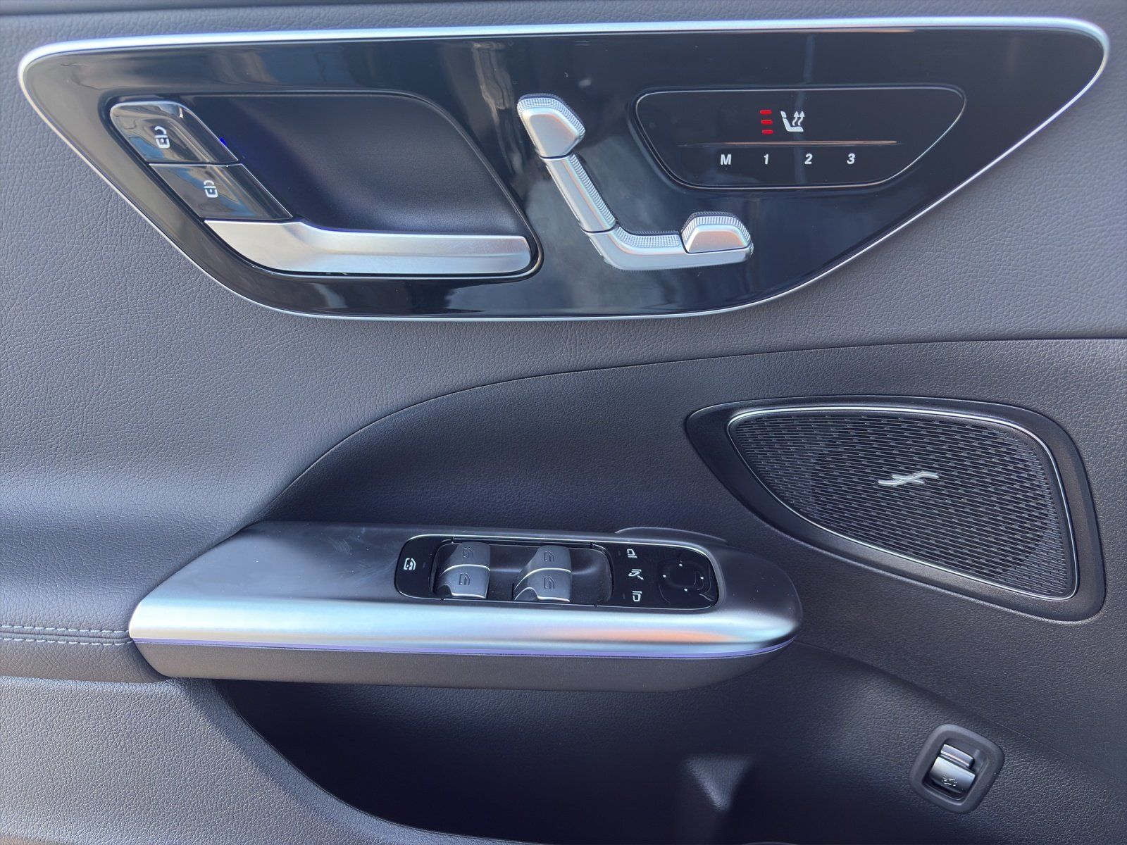 Fahrzeugabbildung Mercedes-Benz C 220 d T AMG+ Memory SOUND AHK Distro 360° SHZ