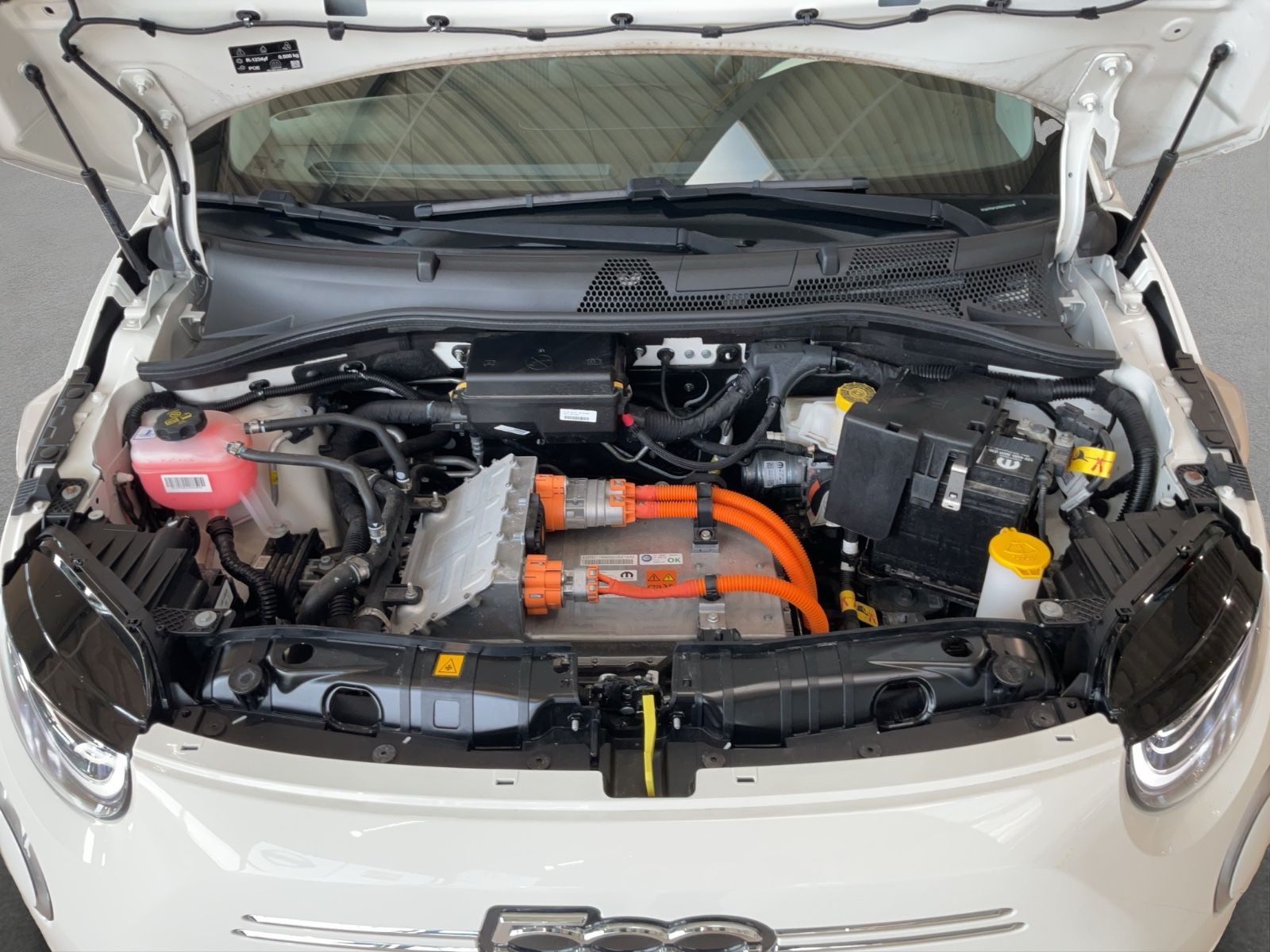 Fahrzeugabbildung Fiat 500e Icon + Kamera, LED, Winterpaket