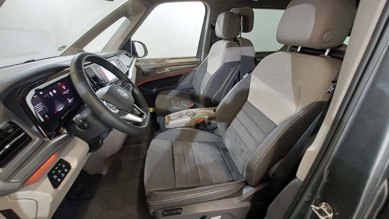 Fahrzeugabbildung Volkswagen T7 Multivan 2.0 TSI DSG Lang Edition °360°STHZ°