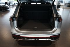 VW Tiguan 1.5 eTSI R-Line | Pano | AHK | 20" VW Tiguan 1.5 eTSI R-Line | Pano | AHK | 20"