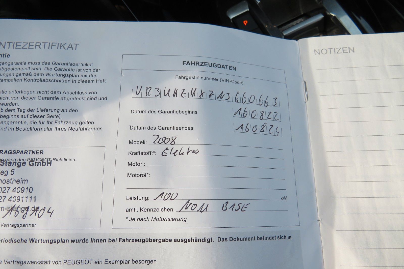 Fahrzeugabbildung Peugeot 2008 e- GT PDC KAMERA NAVI SITZH.