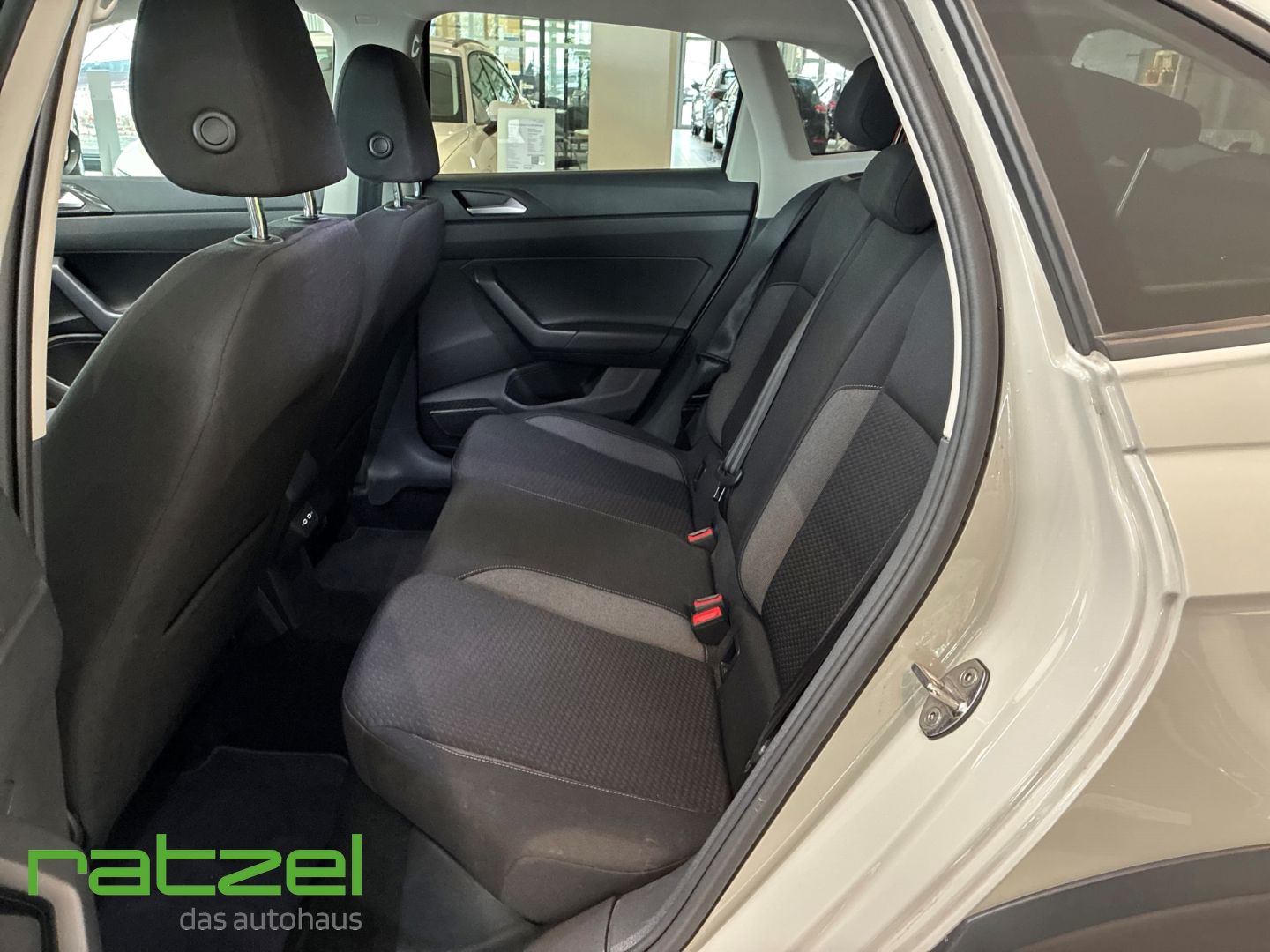 Fahrzeugabbildung Volkswagen Taigo Life 1.0 TSI Digitales Cockpit LED DAB SHZ