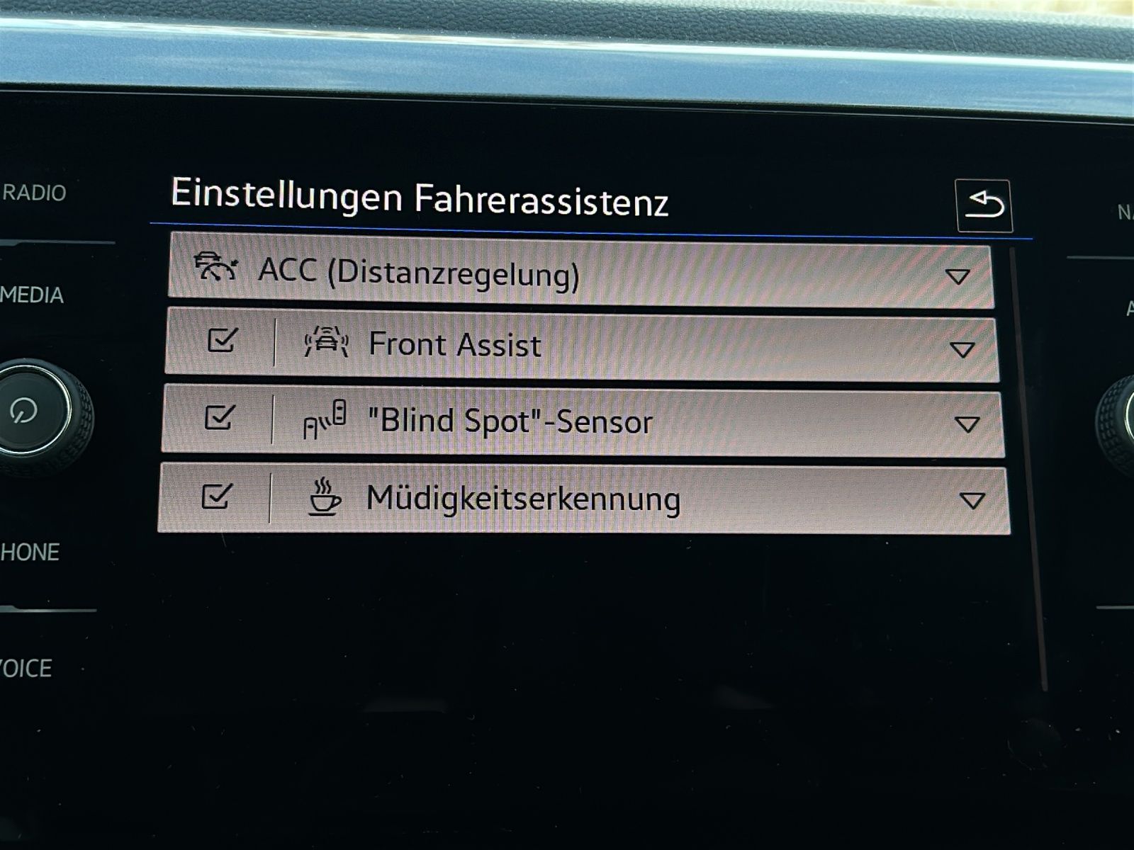 Fahrzeugabbildung Volkswagen Polo Highline TSI DSG LED ACC SHZ PDC WeConnect