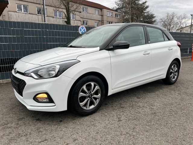 Hyundai i20 Trend **Schwarz/Weiß**