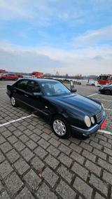 Mercedes-Benz Mercedes Benz E200 Elegance - gebrauchte Mercedes-Benz E 200 aus dem Jahr 1998
