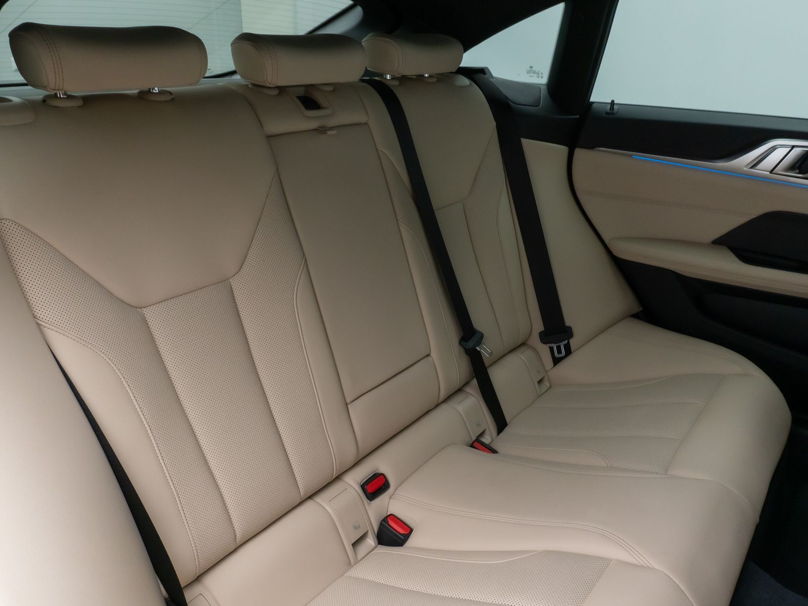 Fahrzeugabbildung BMW i4 eD40 Gran Coupè M Sport Kamera DAB H/K 19Zoll