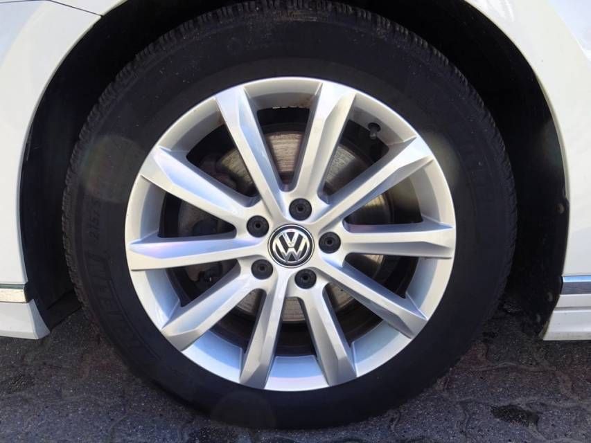 Fahrzeugabbildung Volkswagen Passat Variant 2.0 TDI 4Motion R-Line Business A