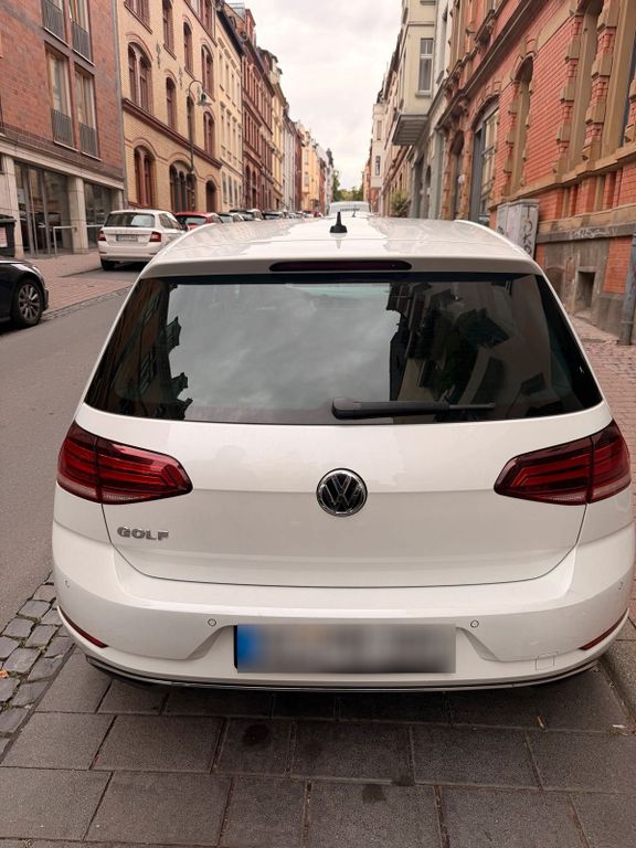 Image of Volkswagen Golf