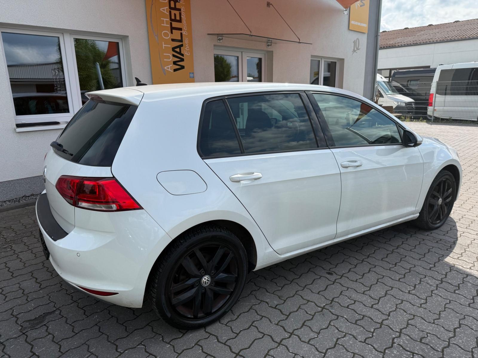 Volkswagen Golf VII Lim. Highline BMT=Leder-Kamera-AHK-=