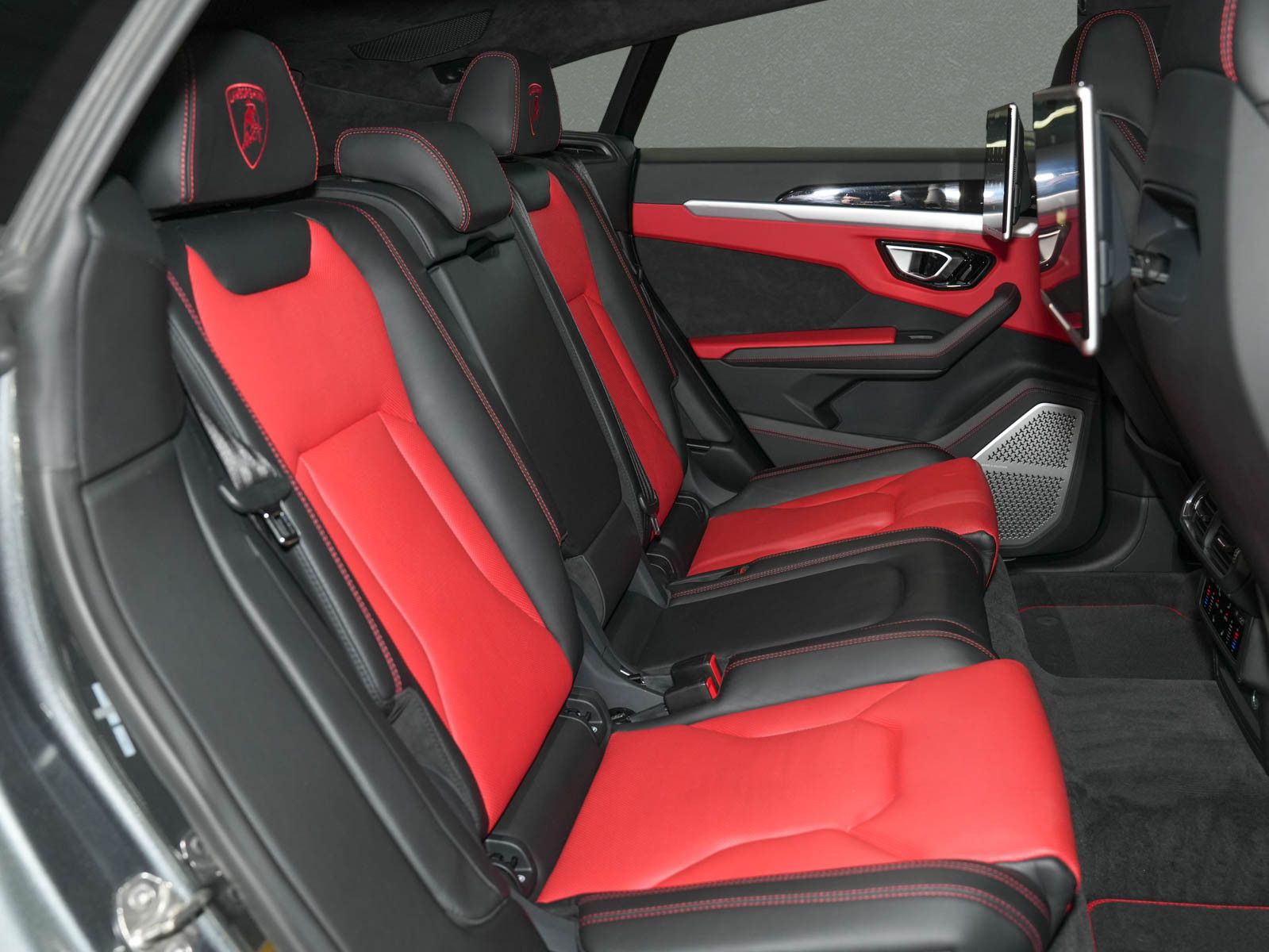 Fahrzeugabbildung Lamborghini Urus - B&O 3D|ADAS|BicolorSportivo|22"|Pano|Mass